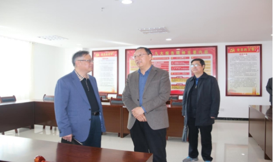 省委常委、省總工會主席馬吉孝等一行蒞臨青海物產(chǎn)集團(tuán)公司視察，調(diào)研指導(dǎo)道路貨運企業(yè)建會、貨運司機入會等工作